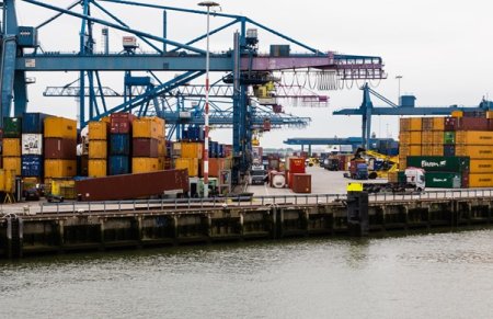 20250619_ Embassy_Hafen.jpg